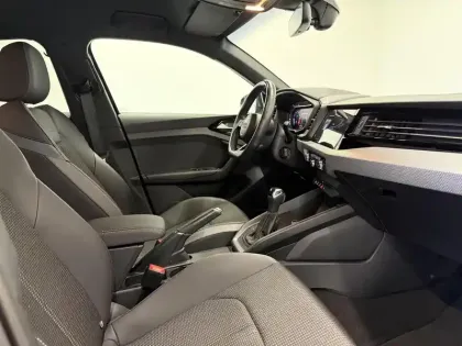 Photo 27 Audi A1  Sportback 30 TFSI 110 ch S tronic 7