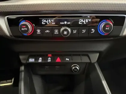 Photo 12 Audi A1  Sportback 30 TFSI 110 ch S tronic 7