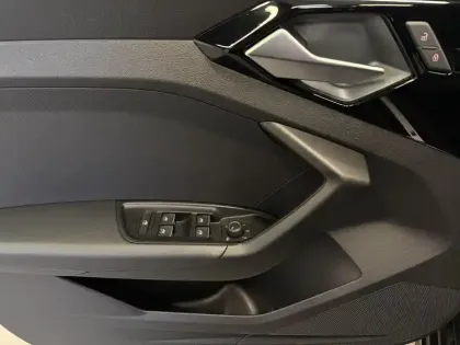 Photo 28 Audi A1  Sportback 30 TFSI 110 ch S tronic 7