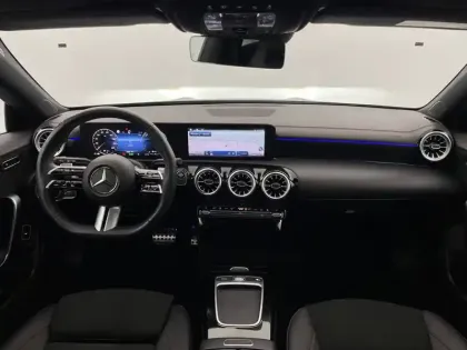 Photo 31 Mercedes CLA  Shooting Brake 250 e 8G-DCT