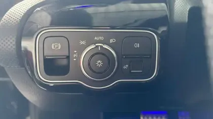 Photo 13 Mercedes Classe A  180 7G-DCT