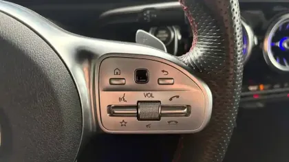 Photo 16 Mercedes Classe A  180 7G-DCT