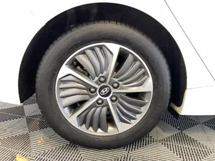 Photo 10 Hyundai Ioniq  Plug-in 141 ch