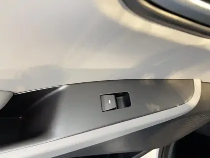 Photo 26 Hyundai Ioniq  Plug-in 141 ch