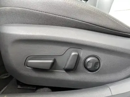 Photo 16 Hyundai Ioniq  Plug-in 141 ch