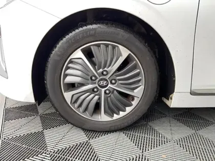 Photo 8 Hyundai Ioniq  Plug-in 141 ch