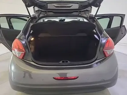 Photo 36 Peugeot 208  PureTech 82ch S&S BVM5