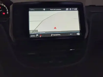 Photo 18 Peugeot 208  PureTech 82ch S&S BVM5