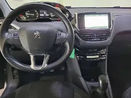 Photo 7 Peugeot 208  PureTech 82ch S&S BVM5