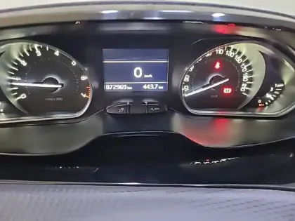 Photo 9 Peugeot 208  PureTech 82ch S&S BVM5