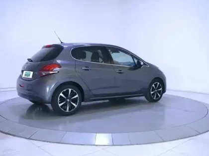 Photo 35 Peugeot 208  PureTech 82ch S&S BVM5