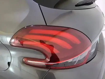 Photo 16 Peugeot 208  PureTech 82ch S&S BVM5