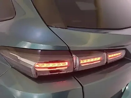 Photo 19 Peugeot 308  SW BlueHDi 130ch S&S EAT8