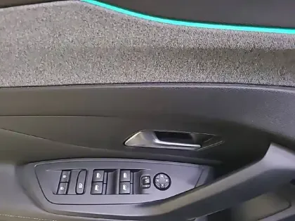 Photo 28 Peugeot 308  SW BlueHDi 130ch S&S EAT8