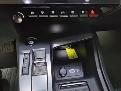 Photo 24 Peugeot 308  SW BlueHDi 130ch S&S EAT8