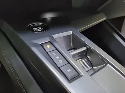 Photo 13 Peugeot 308  SW BlueHDi 130ch S&S EAT8