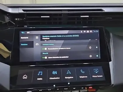 Photo 23 Peugeot 308  SW BlueHDi 130ch S&S EAT8