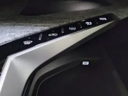 Photo 79 Peugeot 5008  Hybrid 145 e-DCS6