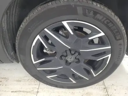 Photo 8 Peugeot 5008  Hybrid 145 e-DCS6