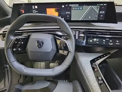 Photo 29 Peugeot 5008  Hybrid 145 e-DCS6