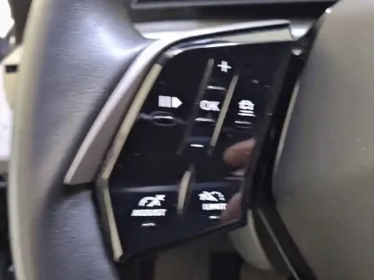 Photo 49 Peugeot 5008  Hybrid 145 e-DCS6