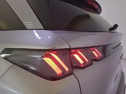 Photo 38 Peugeot 5008  Hybrid 145 e-DCS6