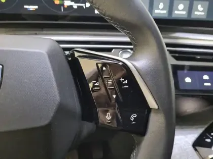 Photo 82 Peugeot 5008  Hybrid 145 e-DCS6