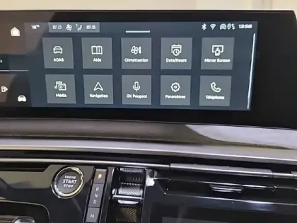 Photo 45 Peugeot 5008  Hybrid 145 e-DCS6