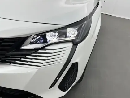 Photo 15 Peugeot 3008  Hybrid 225 e-EAT8