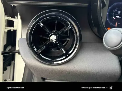 Photo 21 Alfa Romeo Junior  1.2 Ibrida 145 ch eDCT6