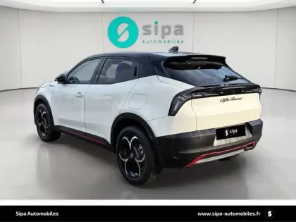 Photo 7 Alfa Romeo Junior  1.2 Ibrida 145 ch eDCT6