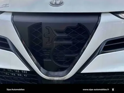 Photo 37 Alfa Romeo Junior  1.2 Ibrida 145 ch eDCT6