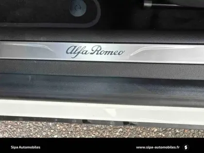 Photo 32 Alfa Romeo Junior  1.2 Ibrida 145 ch eDCT6