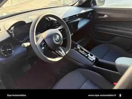 Photo 84 Alfa Romeo Junior  1.2 Ibrida 136 ch eDCT6