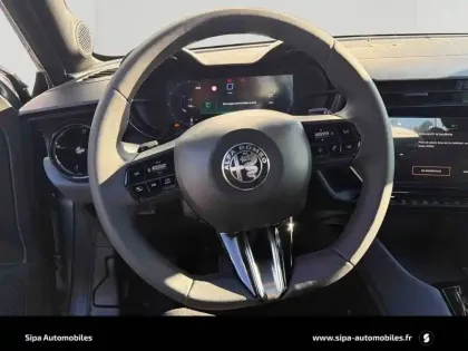 Photo 14 Alfa Romeo Junior  1.2 Ibrida 136 ch eDCT6