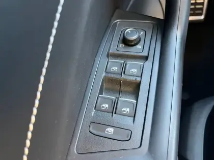 Photo 18 Volkswagen T-roc  1.0 TSI 116 Start/Stop BVM6