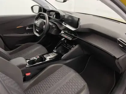 Photo 27 Peugeot 208  Electrique 50 kWh 136ch