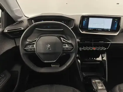 Photo 21 Peugeot 208  Electrique 50 kWh 136ch