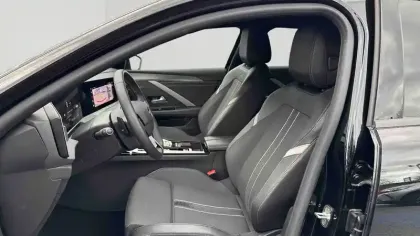 Photo 12 Opel Astra  Sports Tourer Hybride Rechargeable 180 ch BVA8