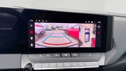 Photo 18 Opel Astra  Sports Tourer Hybride Rechargeable 180 ch BVA8