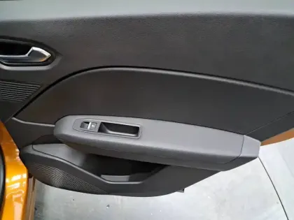 Photo 23 Renault Captur  E-Tech Plug-in 160