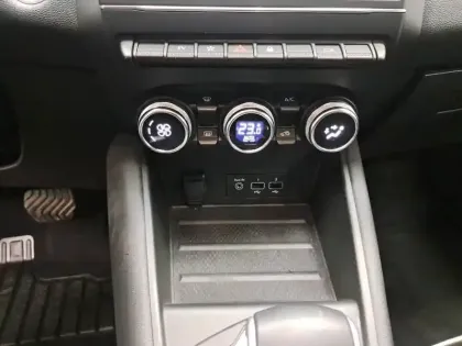 Photo 36 Renault Captur  E-Tech Plug-in 160