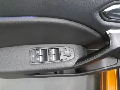 Photo 28 Renault Captur  E-Tech Plug-in 160