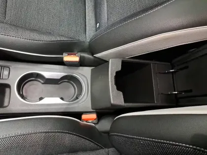 Photo 35 Renault Captur  E-Tech Plug-in 160