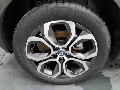 Photo 14 Renault Captur  E-Tech Plug-in 160