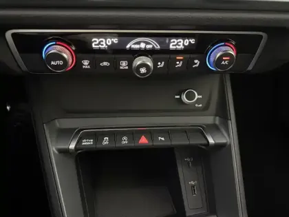 Photo 51 Audi Q3  35 TFSI 150 ch