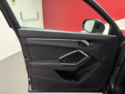 Photo 12 Audi Q3  35 TFSI 150 ch