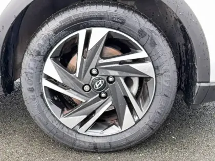 Photo 10 Hyundai Bayon  1.0 T-GDi 100 Hybrid 48V