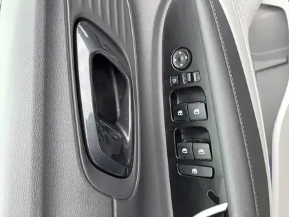 Photo 9 Hyundai Bayon  1.0 T-GDi 100 Hybrid 48V