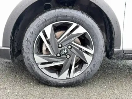 Photo 15 Hyundai Bayon  1.0 T-GDi 100 Hybrid 48V